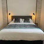 Le Confidentiel & Hotel