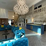 Le Confidentiel & Hotel