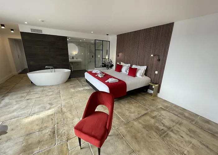 Le Confidentiel & Hotel 4*