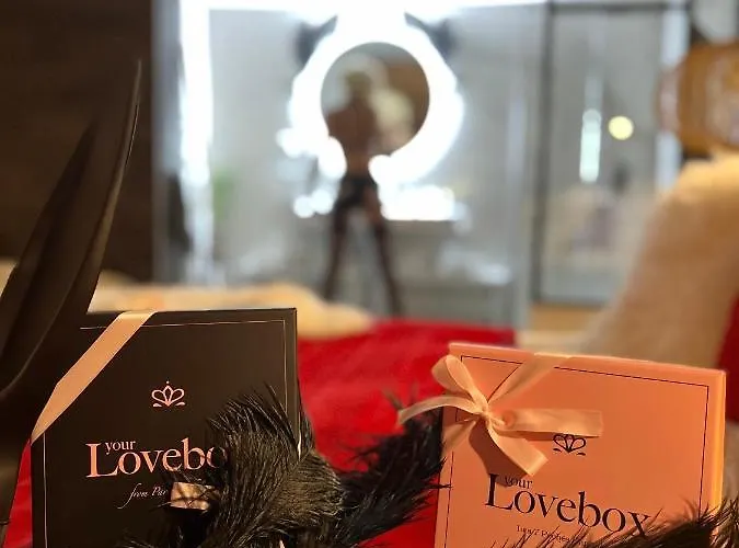 Le Confidentiel & 4*