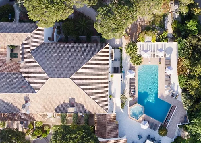 Le Confidentiel & 4* Saint-Raphaël