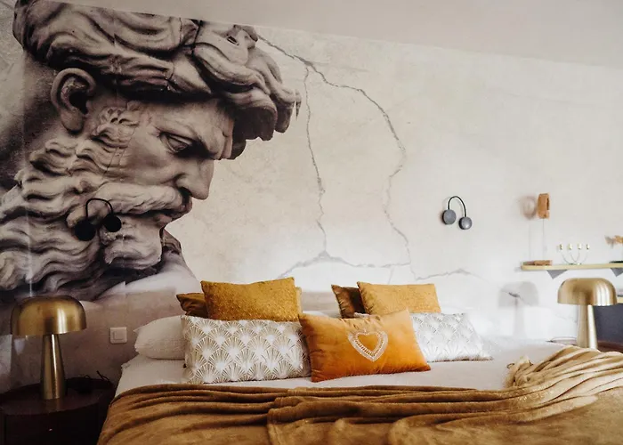 Le Confidentiel & Hotel 4*