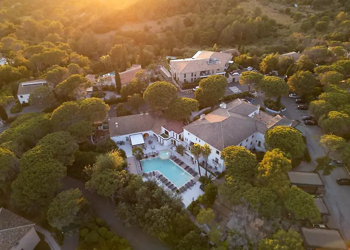 Le Confidentiel & Hotel 4*