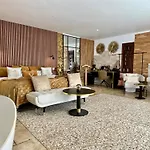Hotel Le Confidentiel &