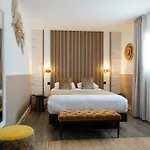 Le Confidentiel & Hotel