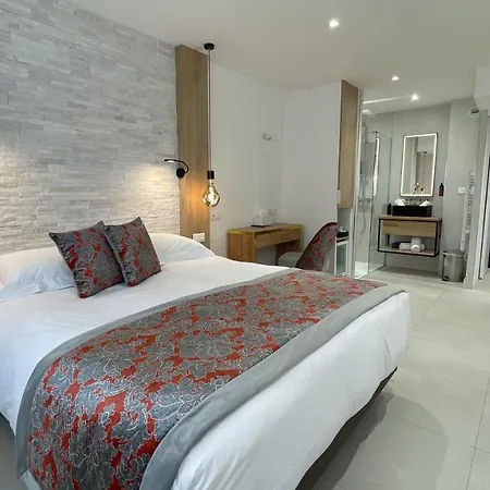 Le Confidentiel & Готель