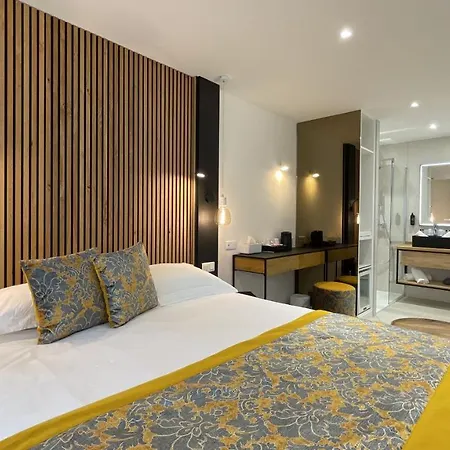 Le Confidentiel & Сен-Рафаель