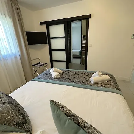Hotel Le Confidentiel & 4*