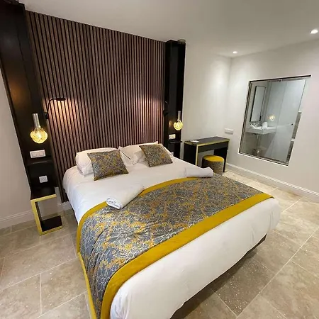 Le Confidentiel & Hotel 4*
