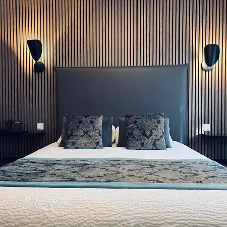 Szálloda Le Confidentiel & 4*