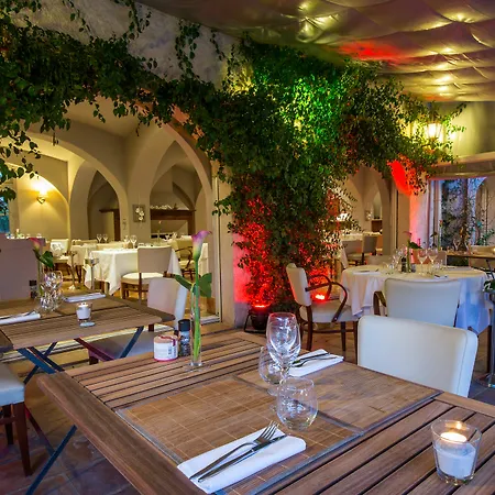 Le Confidentiel Hotel