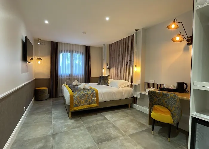 Le Confidentiel & 4* Saint-Raphaël