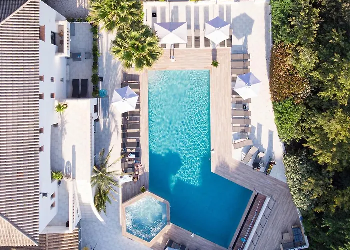 Le Confidentiel & Hotel 4*