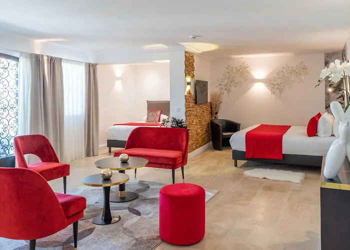 Le Confidentiel & Hotel