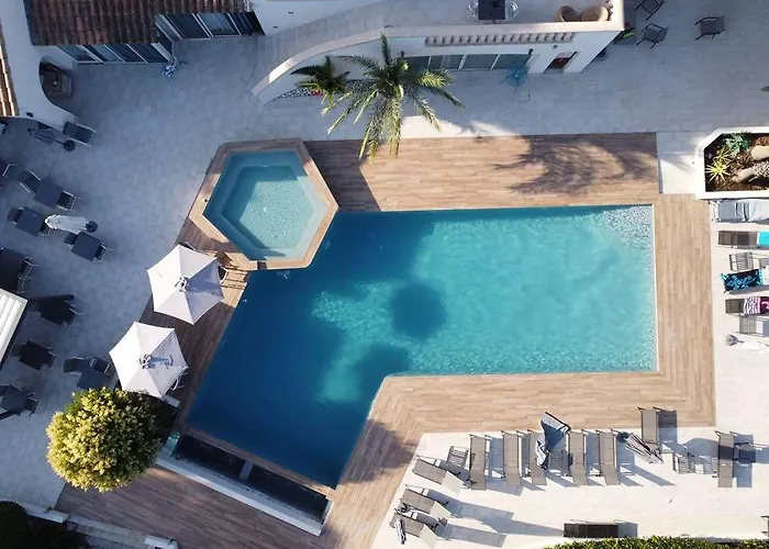 Le Confidentiel & Szálloda Saint-Raphaël