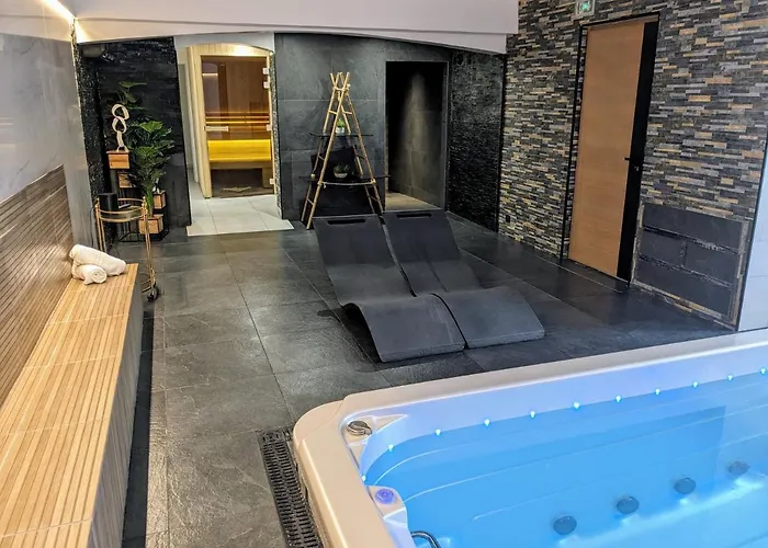 Le Confidentiel & 4* Saint-Raphaël