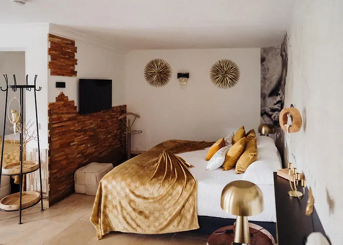 Le Confidentiel & Szálloda